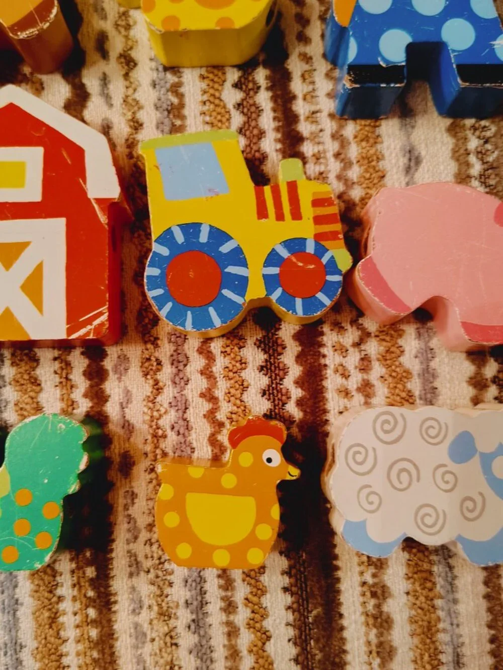 Wooden Farm Shapes Lacing Blocks 15 Pieces Barn Animals Tree Tractor
